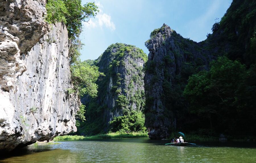 From Hanoi: 2-Day Ninh Binh Tour with Accommodation & Meals - Trang An optional: choose your cave style