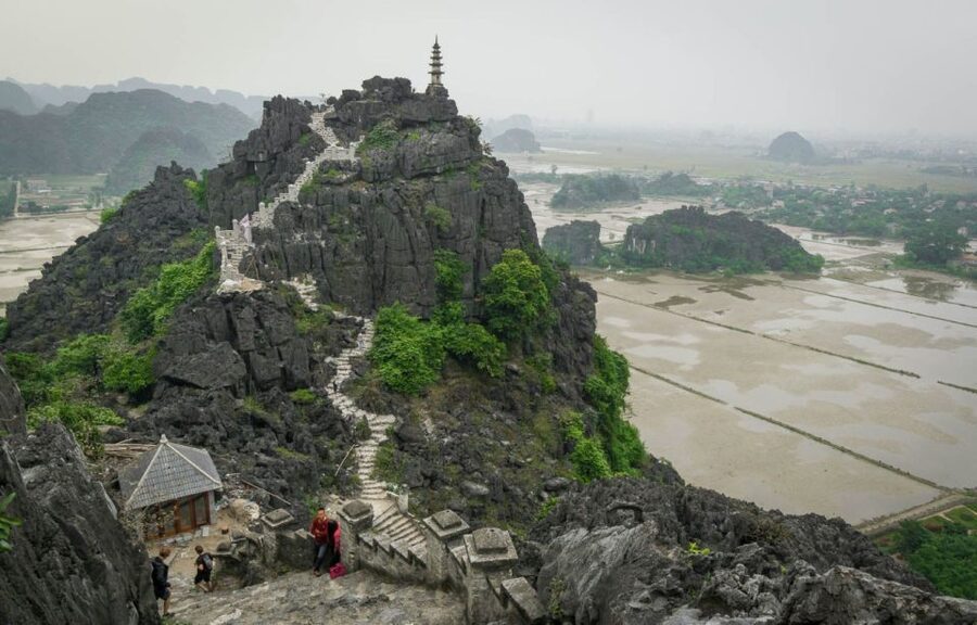 From Hanoi: 2-Day Ninh Binh Tour with Ha Long Bay Cruise - The sunset party: the reason the day ends with energy