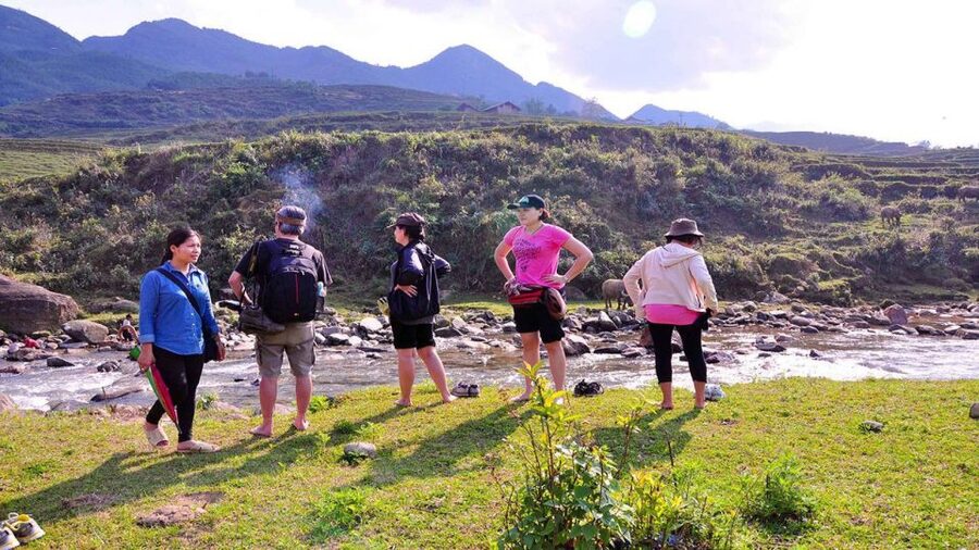From Hanoi: 2-Day Overnight Sapa Tour by Limousine - Day 2: Muong Hoa valley villages and the 9 km reality check