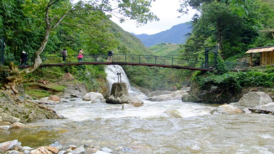 From Hanoi: 2-Day Overnight Sapa Tour by Limousine - Weather and packing: Sapa can turn cold fast