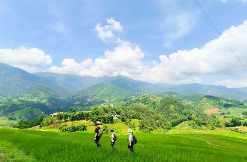 From Hanoi: 2-Day Sapa Trek Tour - Luxury Limousine Transfer - Guides in Sapa: how the names show up in real village knowledge