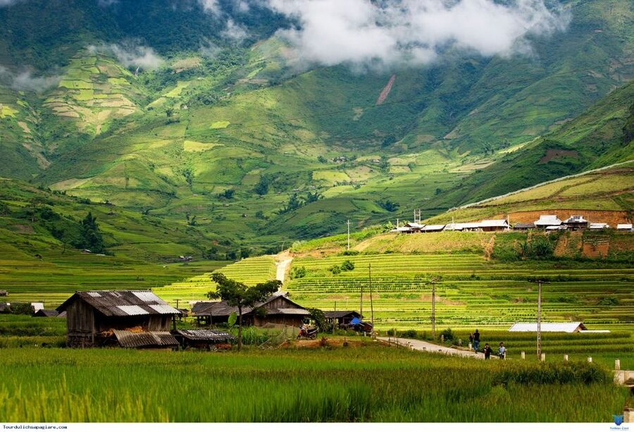 From Hanoi: 2-Day Sapa Trekking Trip with Homestay & Meals - Day 1: Lao Chai and Ta Van Rice Terraces, Plus a Waterfall Break