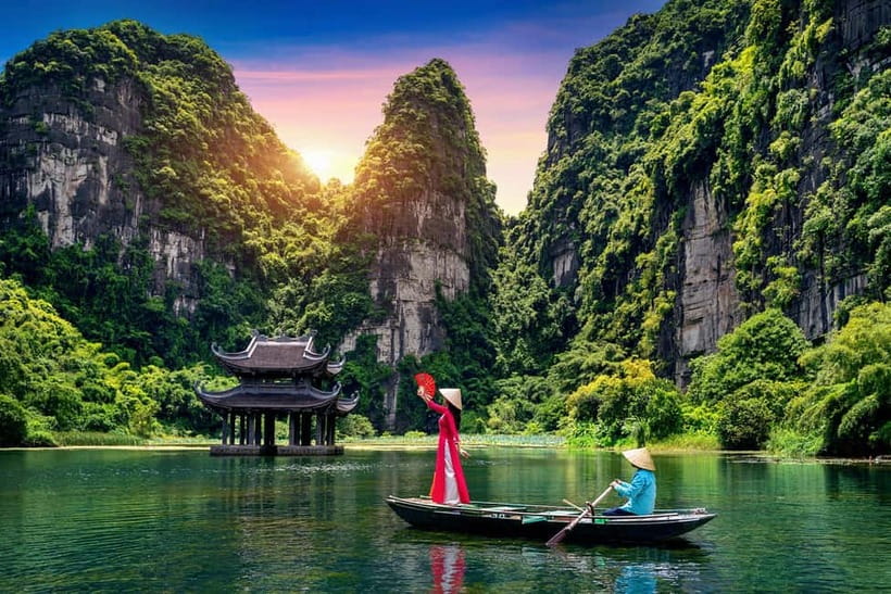 From Hanoi: 3-Day Luxury Tour Ninh Binh & Ha Long Bay Cruise - Hanoi to Hoa Lu by limousine: how you start strong