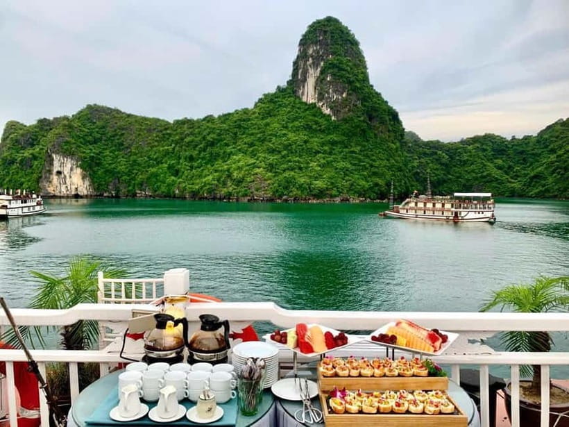 From Hanoi : 4-day Ninh Binh-Halong Bay Cruise with Balcony - Day 4: Sung Sot cave morning, early lunch on the return, and back to Hanoi Old Quarter