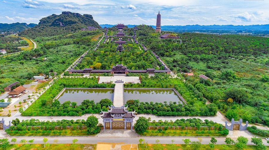 From Hanoi: Bai Dinh, Trang An, and Mua Cave Full-Day Tour - A Vietnamese Lunch Break That Helps You Survive the Climb