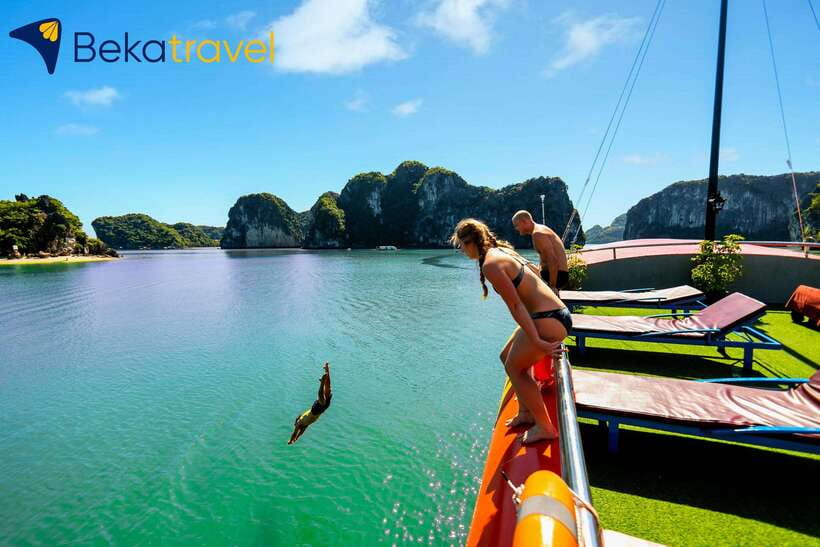 From Hanoi/Cat Ba: Lan Ha Bay Full-Day Boat Trip - The first cruise run: floating villages and karst formations early in the day