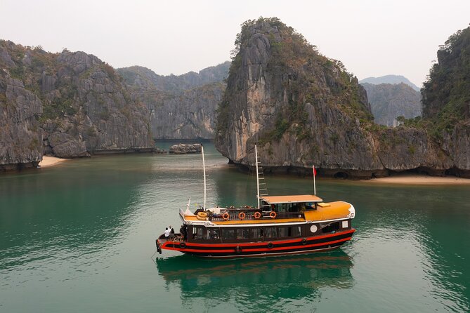 From Hanoi/Cat Ba: Lan Ha-Ha Long Bay Full Day Boat trip - Fish farm visit at Cai Beo: what life on the water really looks like