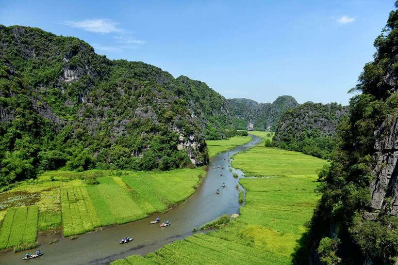From Hanoi: Full-Day Ninh Binh Highlights Small Group Tour - Hoa Lu and the Dinh King Temple: Ancient Capital Energy
