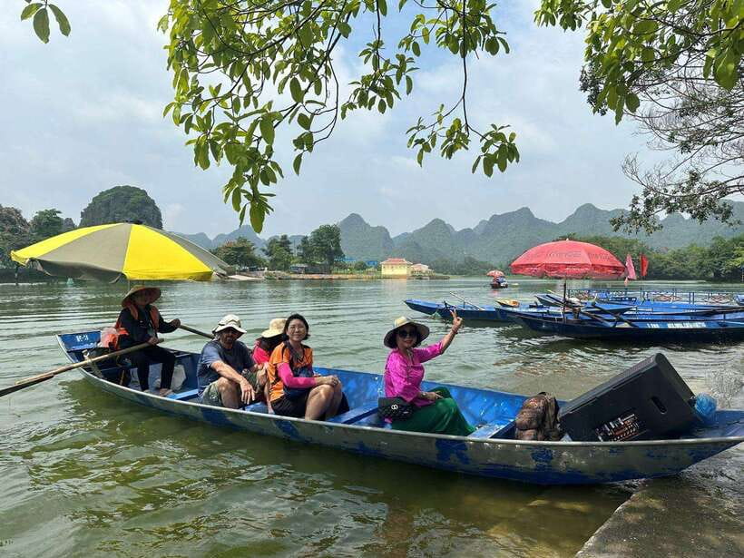 From Hanoi: Full-Day Perfume Pagoda Group Tour with Lunch - The electric-vehicle moment that makes the site workable