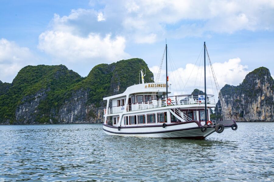 From Hanoi: Ha Long Bay Save-Cost Tours - Big & Small Groups - Lunch onboard: Vietnamese food that actually fills you up