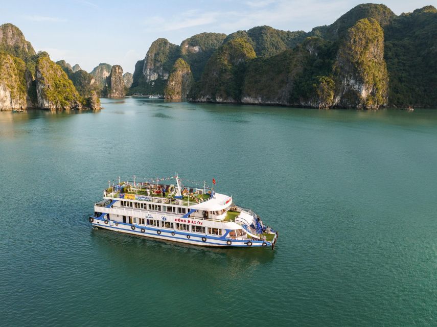 From Hanoi: Halong Bay 1 Day Trip Visit Cave, Island, Kayak - Sung Sot (Surprise) Cave at 14:00, what to look for