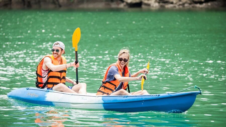 From Hanoi: Halong Bay 1 Day Trip Visit Cave, Island, Kayak - Return to Hanoi, why the late finish is normal here