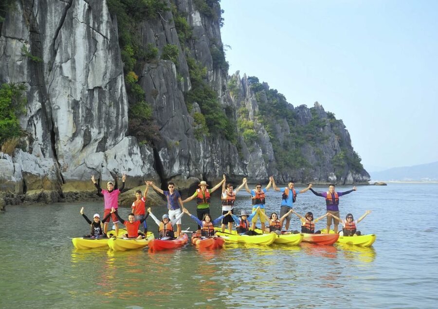 From Hanoi: Halong Bay Day Trip with Lunch and Transfers - Hanoi Old Quarter pickup and the 2.5-hour bus ride