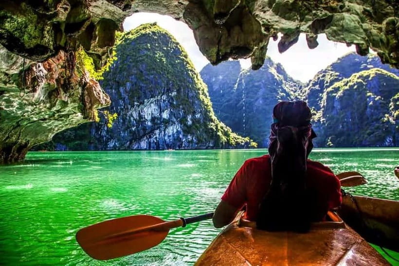 From Hanoi: Halong bay Luxury tour on 5 star cruise - On-board comfort: buffet lunch, Jacuzzi access, and sunset snacks