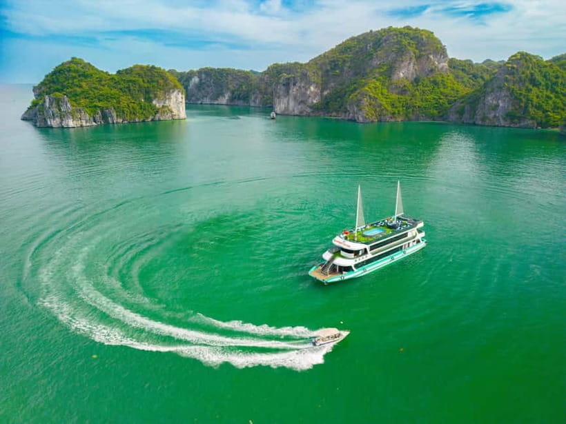 From Hanoi: Halong bay Luxury tour on 5 star cruise - Crowds and timing: how to enjoy Ha Long Bay without frustration