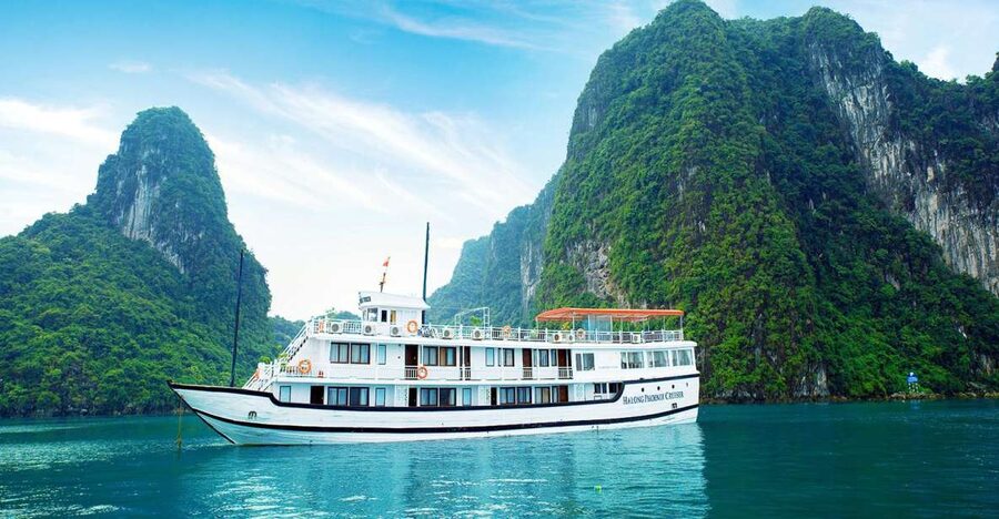 From Hanoi: Halong Explorer 3-Day Deluxe Cruise - Luon Cave kayaking and Ti Top Island: where the schedule can feel packed