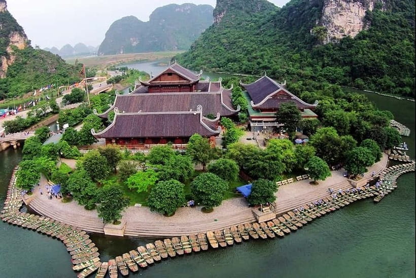 From Hanoi: Hoa Lu/Bai Dinh-Tam Coc/Trang An-Mua Cave Tours - Guides, Guides, Guides: Humor and Safety Matter