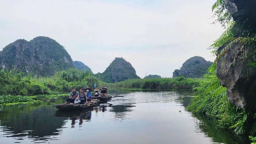 From Hanoi: Hoa Lu/Bai Dinh-Tam Coc/Trang An-Mua Cave Tours - Hoa Lu Pagoda Complex or Bai Dinh Records: Choose Your Flavor