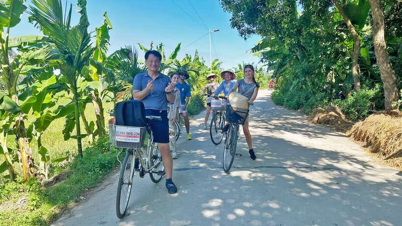 From Hanoi: Hoa Lu/Bai Dinh-Tam Coc/Trang An-Mua Cave Tours - Lunch Buffet With 20+ Dishes: Good Fuel, Not a Food Tour