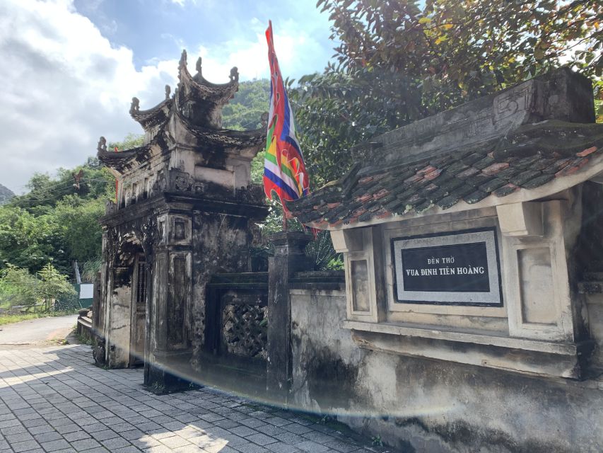 From Hanoi: Hoa Lu, Hang Mua Hike, Tam Coc Boat, and Lunch - Hang Mua cave and the 500 steps for rice-field panoramas