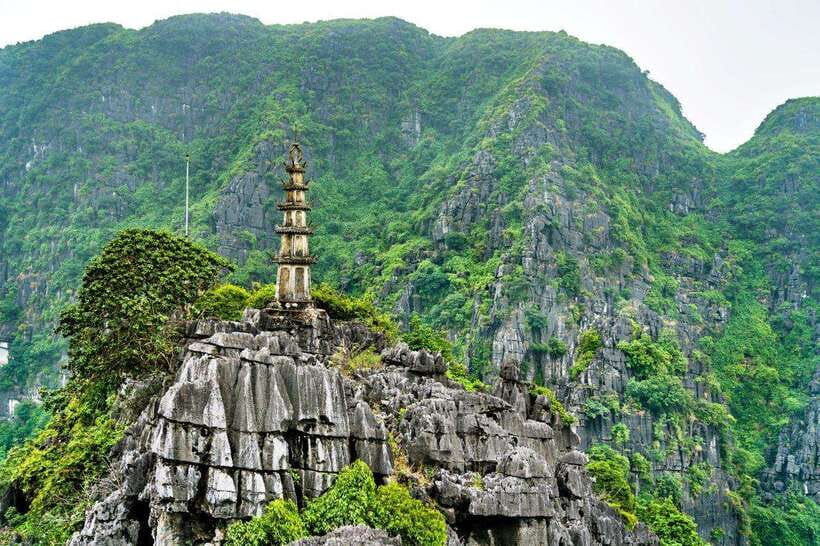 From Hanoi: Ninh Binh- Hoa Lu-Tam Coc- Mua Cave- Highlight - Tam Coc sampan boat: the calm ride that earns the name Ha Long Bay on land