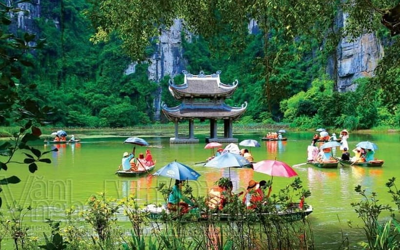 From Hanoi/NinhBinh: HoaLu-Bai Din- TrangAn- MuaCave-BichDon - Food and group size: lunch helps, crowds can change the vibe