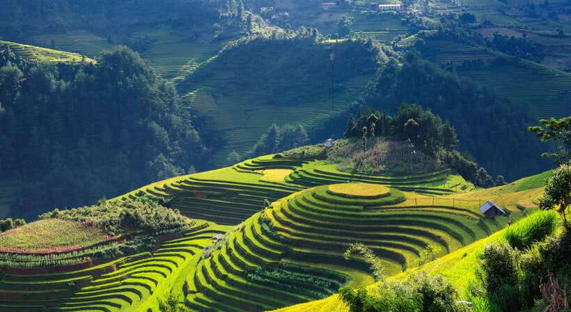 From Hanoi: Premium 2-Day Sapa Adventure with DCAR Limousine - Entering Sapa the easy way, via DCAR Limousine