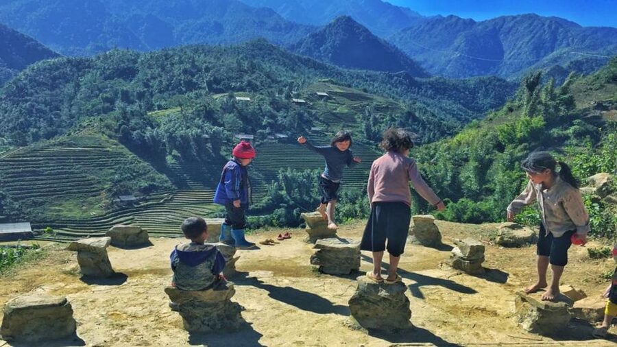 From Hanoi: Sapa 3-Day Medium Trek and Limousine Trip - Day 1 in Sapa: Sin Chai (Black Hmong) and a night in town