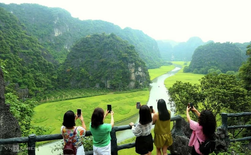 From Hanoi: Tam Coc Boat Trip and Hoa Lu & Mua Cave Tour - Who this tour suits best, and who should consider alternatives
