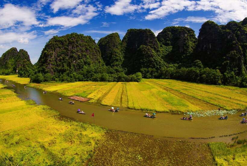 From Hanoi: Trang An Eco-tourism -Bai Dinh pagoda & Mua Cave - Trang An UNESCO waterways: tunnel caves and the Skull Island connection