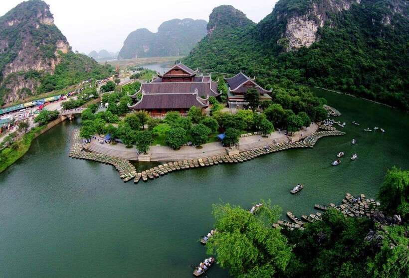 From Hanoi: Trang An eco-tourism - Hoa Lu ancient & Mua Cave - Quick hits (Trang An, Hoa Lu, Mua Cave)