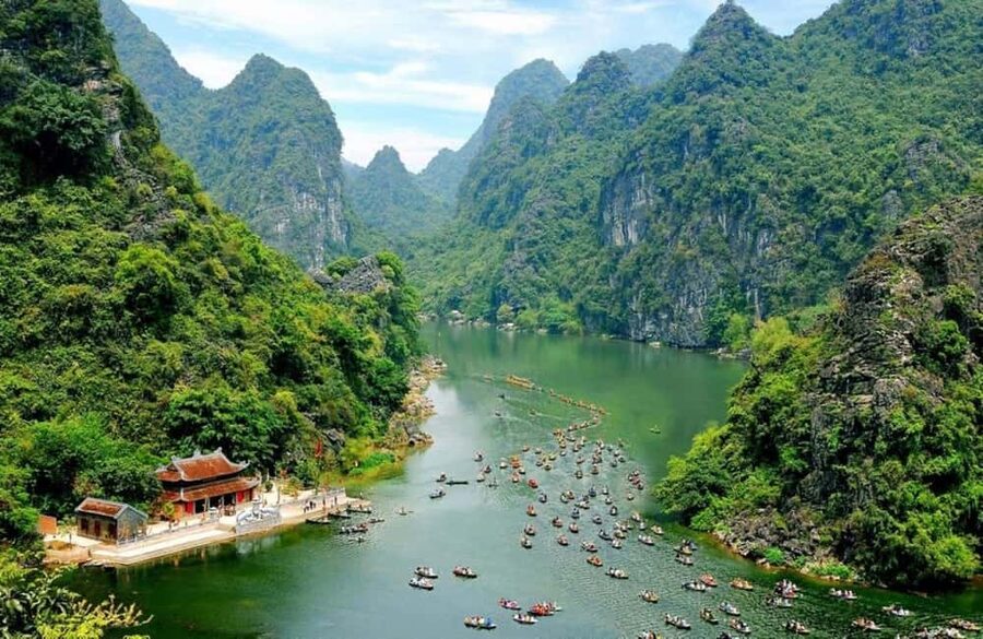 From Hanoi: Trang An eco-tourism - Hoa Lu ancient & Mua Cave - Mua Cave and Hang Mua: the 500-step climb for panoramic views