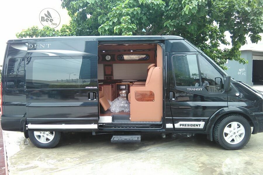 From Ho Chi Minh City: Mekong Delta VIP Tour by Limousine - Vinh Trang Pagoda: The Biggest Temple Stop Before the River