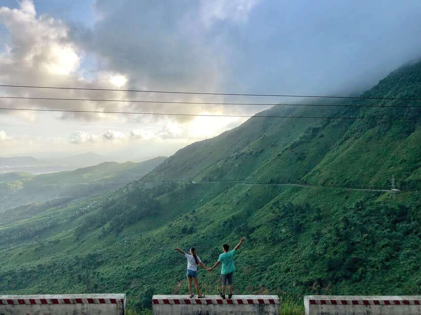 From Hue/Da Nang/Hoi An: Hai Van Pass Tour by Motorbike - 8:00 pickup and Dragon Bridge: start in the city, end in the hills