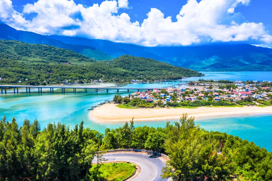 From Hue: Hoi An Guided Bus Tour with 4 Scenic Stops - Hai Van Pass, why the short 30 minute stops feel worth it
