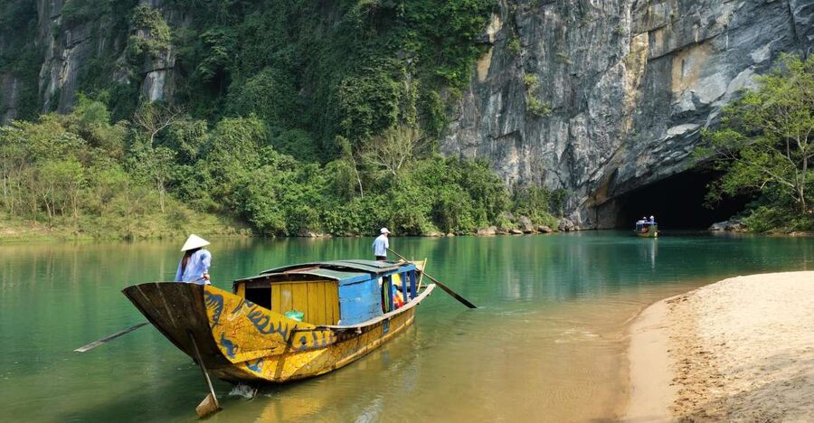 From Phong Nha/Dong Hoi: Paradise and Phong Nha Cave Tour - How the Phong Nha and Paradise Cave day stays organized