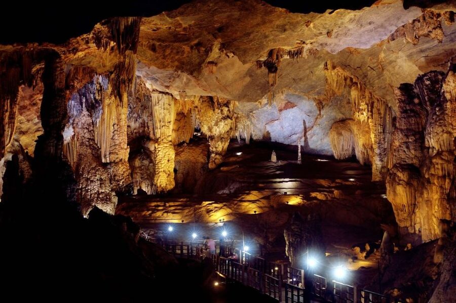 From Phong Nha/Dong Hoi: Paradise and Phong Nha Cave Tour - Phong Nha Cave plus the Son River boat ride: the scenic setup