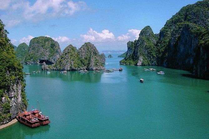From your cruise port to Ninh Binh 1 day with our driver - Meeting inside the port: how to find the driver without losing time