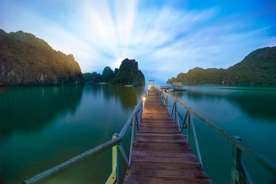 Full day boat trip with Cat Ba's captain Jack - Three-Peaches Beach (Ba Trai Dao): the swim stop that makes the day feel worth it