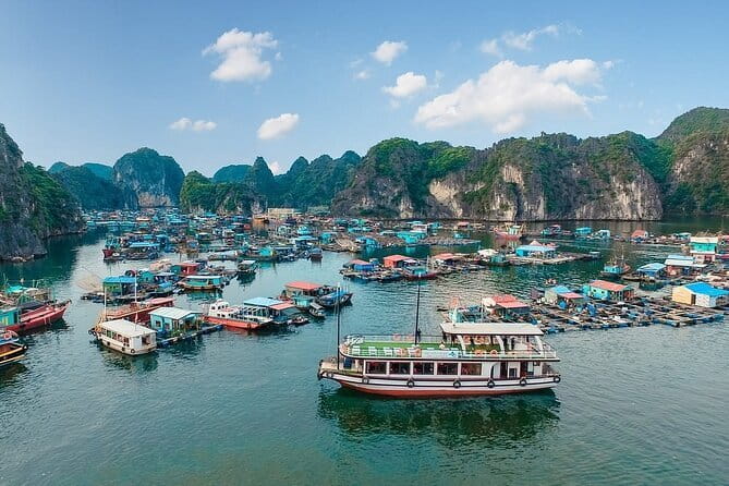 Full day deep water soloing - Kayaking in Cat Ba - Ha Long Bay. - Equipment and Instruction: What’s Provided, What You Might Add