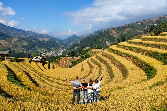 Full day motorbike Mu Cang Chai - Hau De waterfall: the natural reset point before the terraces