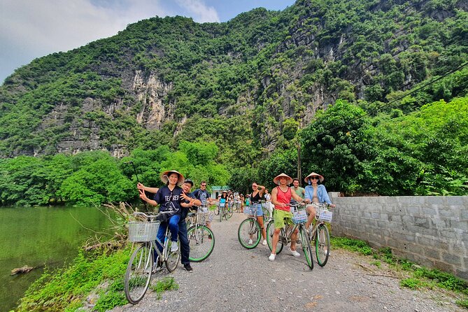 Full-Day Tour Hoa Lu, Tam Coc Boat Trip and Mua Cave - Lunch in Ninh Binh: Vietnamese Buffet, Vegetarian Option