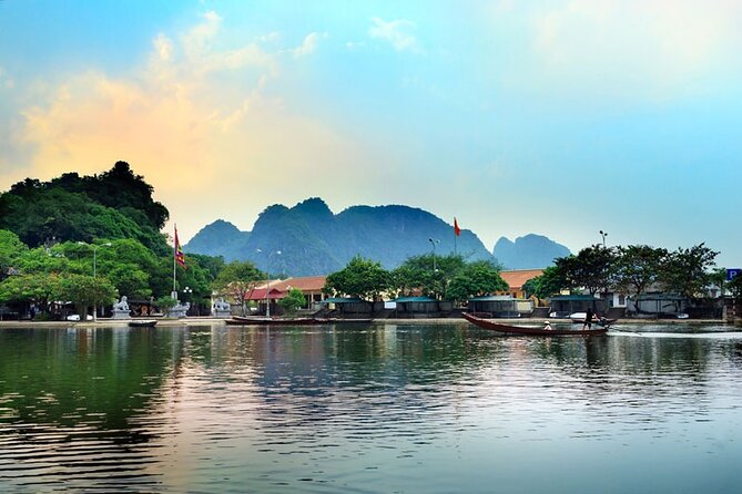 Full Day Tour to Perfume Pagoda with Traditional Boat Ride - Sampan to the Main Pagoda: What the Traditional Boat Time Means