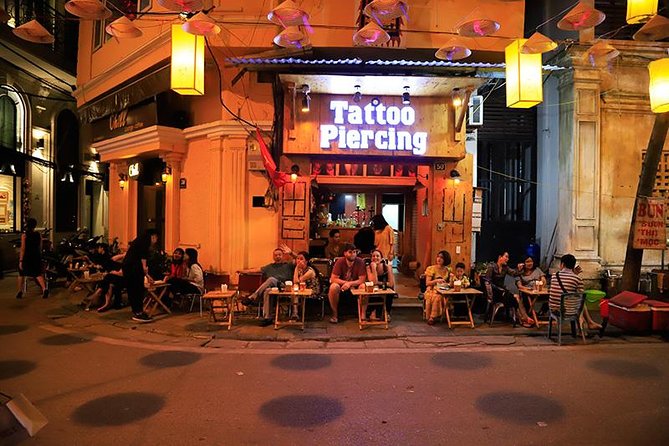 Guided Hanoi Food Tour With Train Street 8 Different Food Tasting - The guide factor: when Apple, Harry, or Eleanor leads