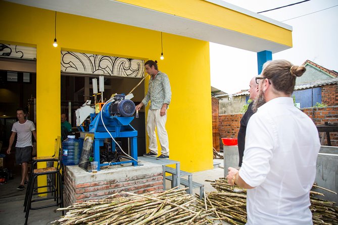 Guided tour of Sampan distillery // Agricultural Rum Medalist - Should you book the Sampan agricultural rum tour?