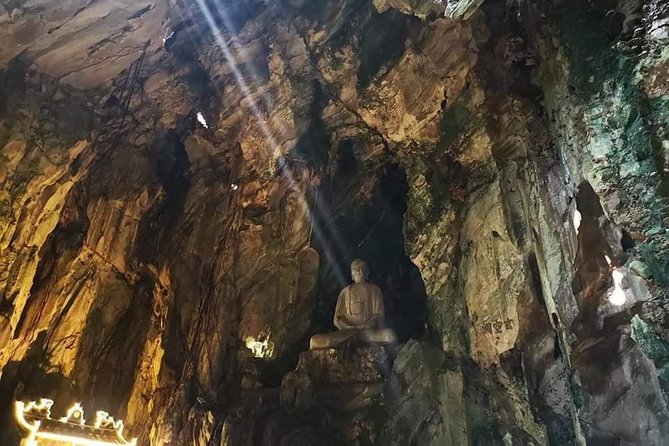 Guided Tour to Marble Mountains & Hoi An Walking Tour , Night Market, Boat Ride - Hoi An Ancient Town: walking where history still shows up