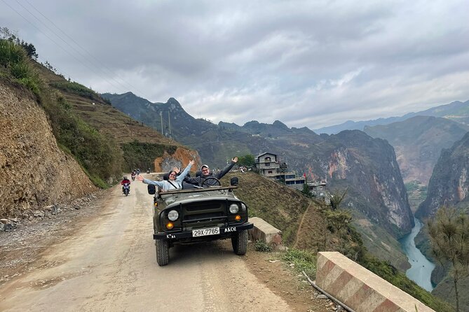 Ha Giang Army Open Air Jeep 4 Days 3 Night - Day 2: Tham Ma Slope’s 9 steps road, Sung La, and the Lung Cu Flag Tower to Dong Van