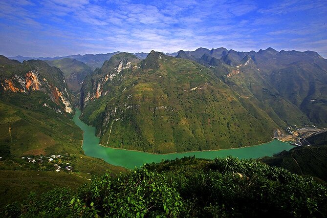 Ha Giang Loop 3 days and 2 nights Motorbike Tour with Easy rider - Day 1: Quan Ba Views, Lung Khuy Cave, Lonely Tree, and the Can Ty Homestay