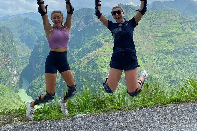 Ha Giang Loop 4 Day trip with Easy Rider - Day 4 returns toward Ha Giang: Lùng Tám brocade weaving and one more geopark look
