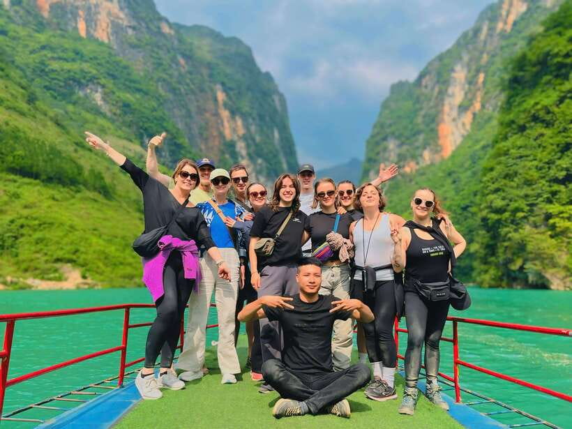 Ha Giang Loop Jasmine Tour 3D2N - Day 1: Ha Giang to Du Gia, caves, weaving, and a homestay dinner that feels real